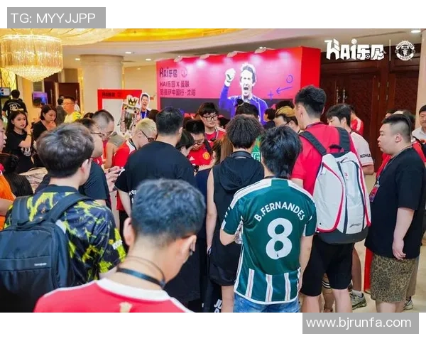 上海足球明星赛盛况空前球星云集激情四溢引发球迷热潮 上海足球明星赛盛况空前球星云集激情四溢引发球迷热潮