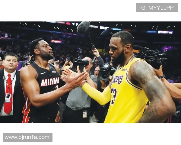 经典老牌足球明星全景回顾与传奇瞬间汇总